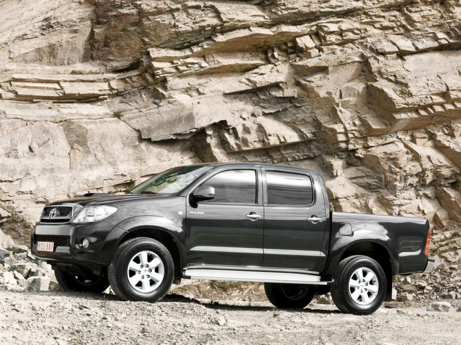  Toyota Hilux Double Cab 2008 года  (фото 2 из 30)